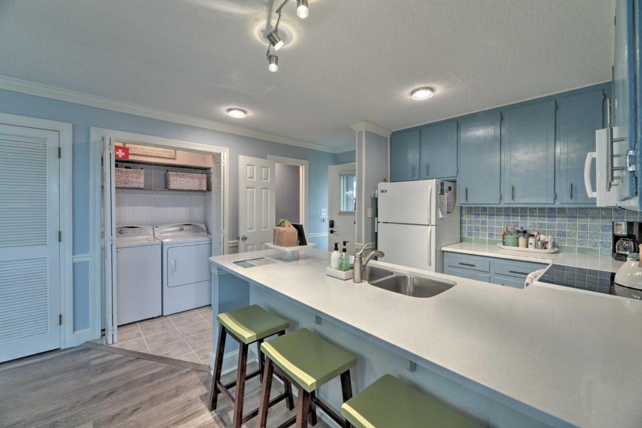 Bright Emerald Isle Condo With Private Beach Access! ภายนอก รูปภาพ